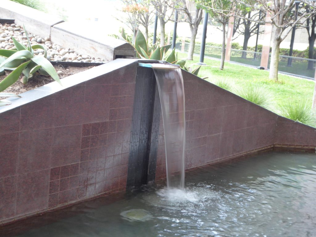 FOUNTAIN SANTA ANA BUSINESS COMPLEX